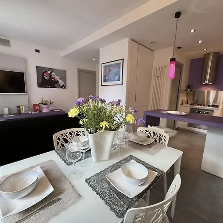 Galleria Degli Artisti Apartment *