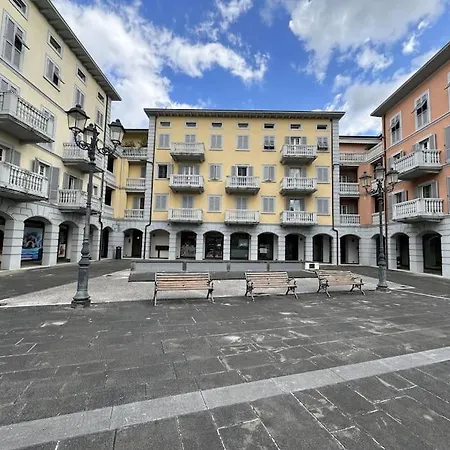Galleria Degli Artisti * Lucca